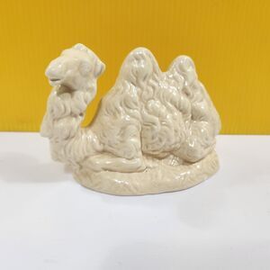 Atlantic Mold Camel Laying Nativity Figure Cream Beige Glaze Ceramic 4" Tall